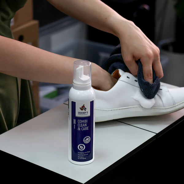 COMBI CLEAN & CARE tisztító és ápoló hab tápláló összetevőkkel