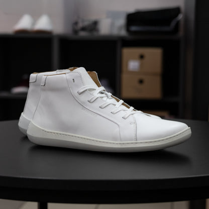 Moonwalker High Top White – zachraň botu