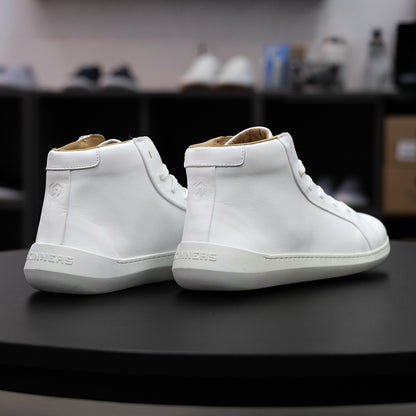 Moonwalker High Top White – zachraň botu