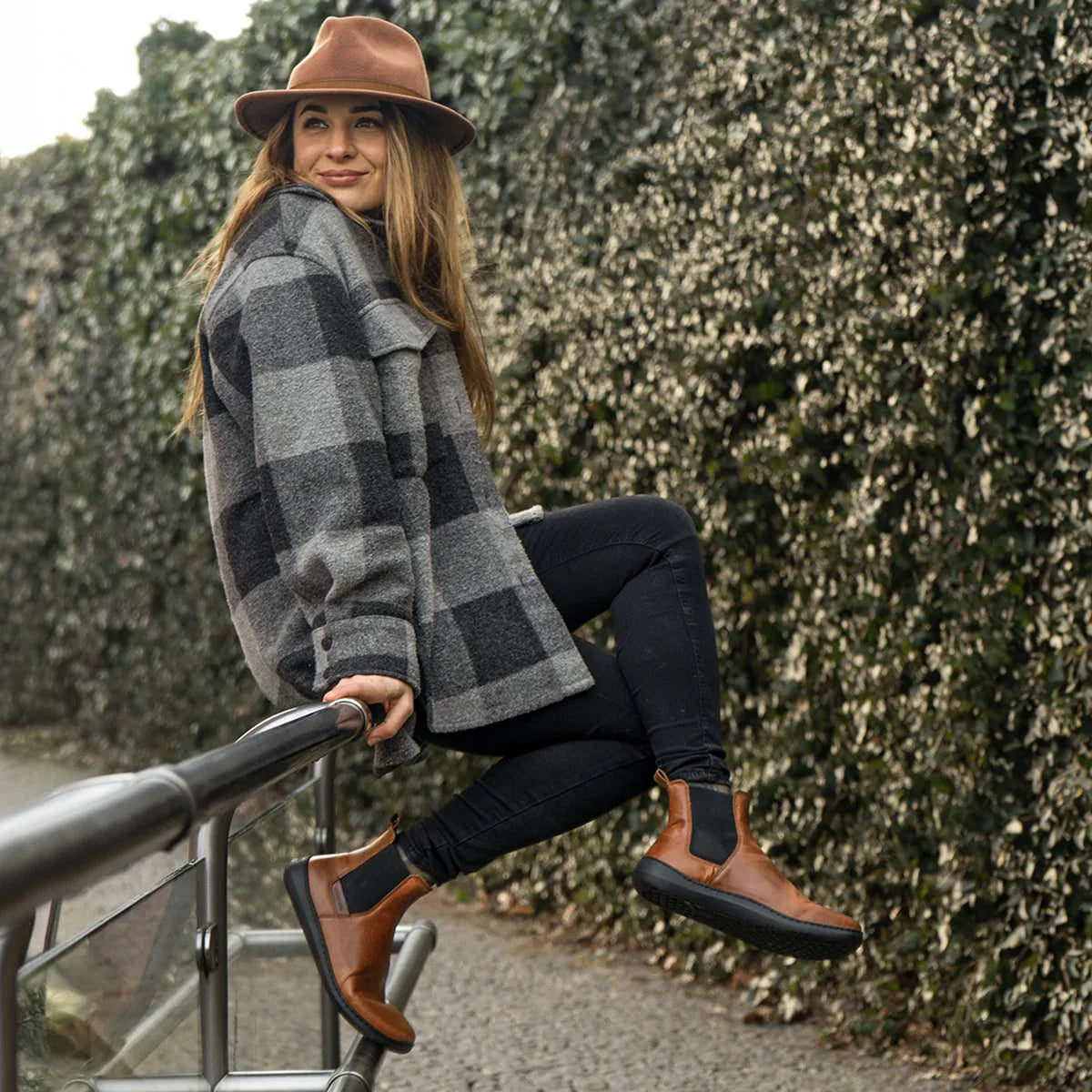 skinners_chelsea_brown_black_2