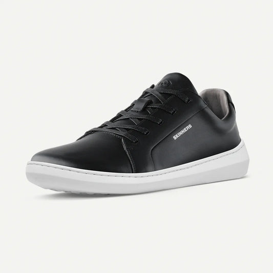 skinners_moonwalker_black_white_front